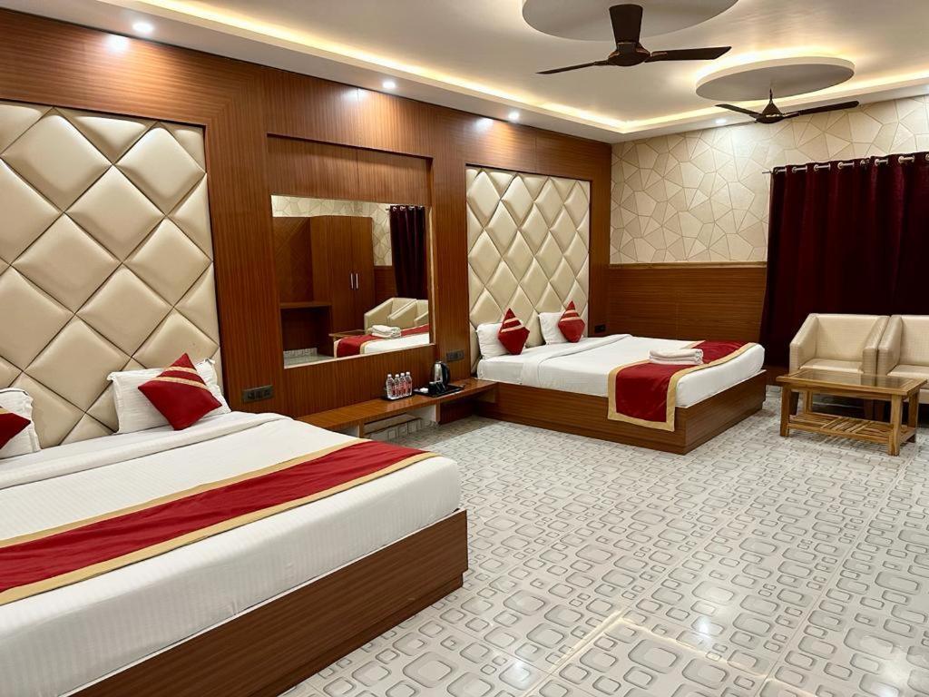 Royal Heritage Hotel & Resort Ayodhya Ngoại thất bức ảnh