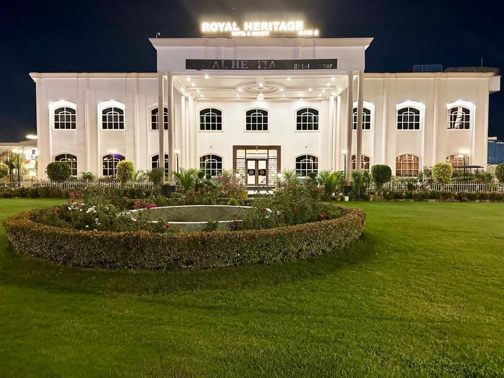 Royal Heritage Hotel & Resort Ayodhya Ngoại thất bức ảnh