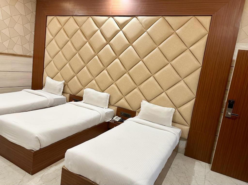 Royal Heritage Hotel & Resort Ayodhya Ngoại thất bức ảnh