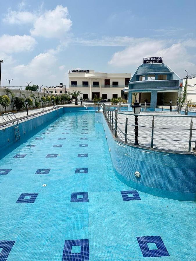 Royal Heritage Hotel & Resort Ayodhya Ngoại thất bức ảnh