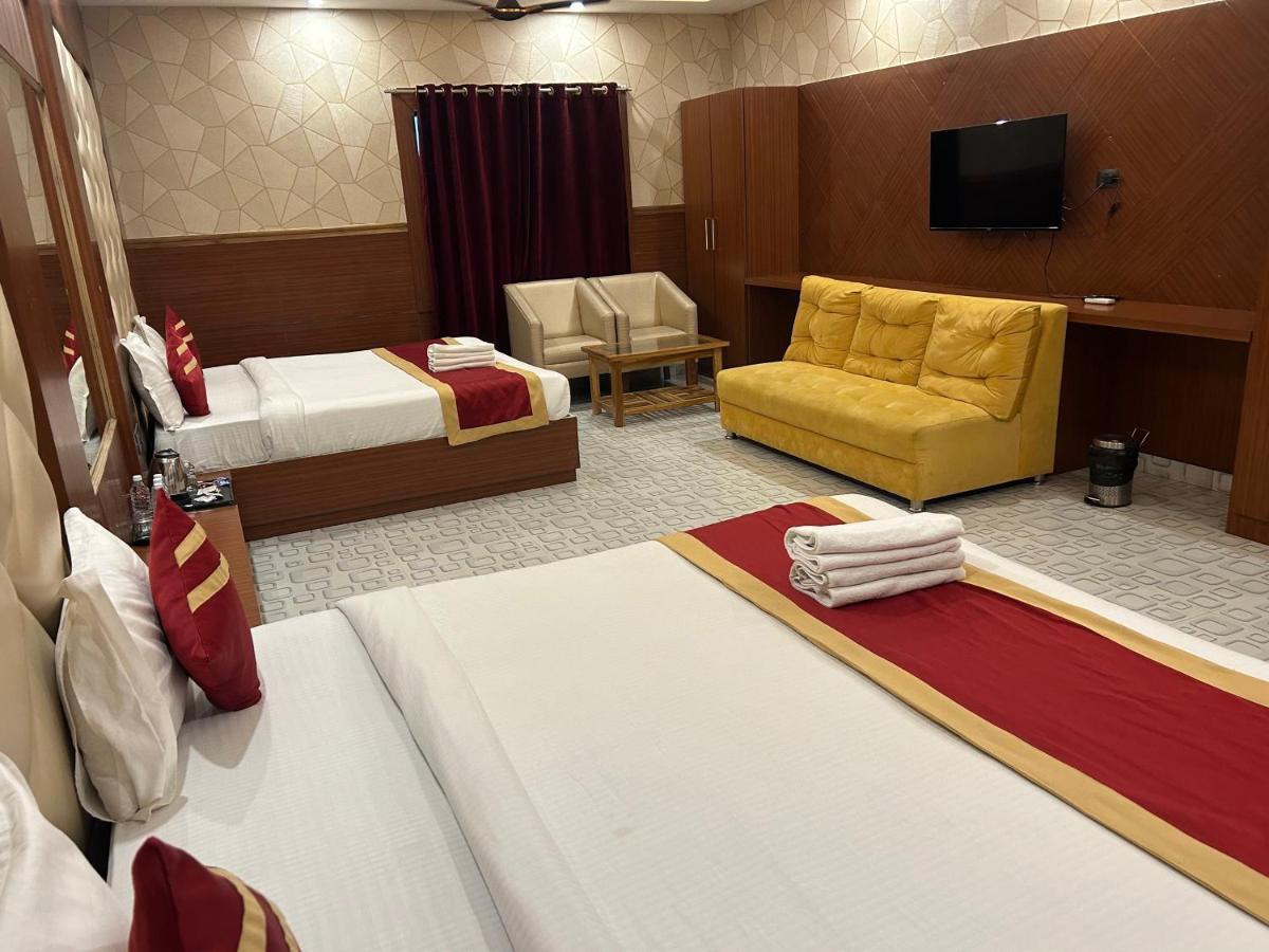 Royal Heritage Hotel & Resort Ayodhya Ngoại thất bức ảnh