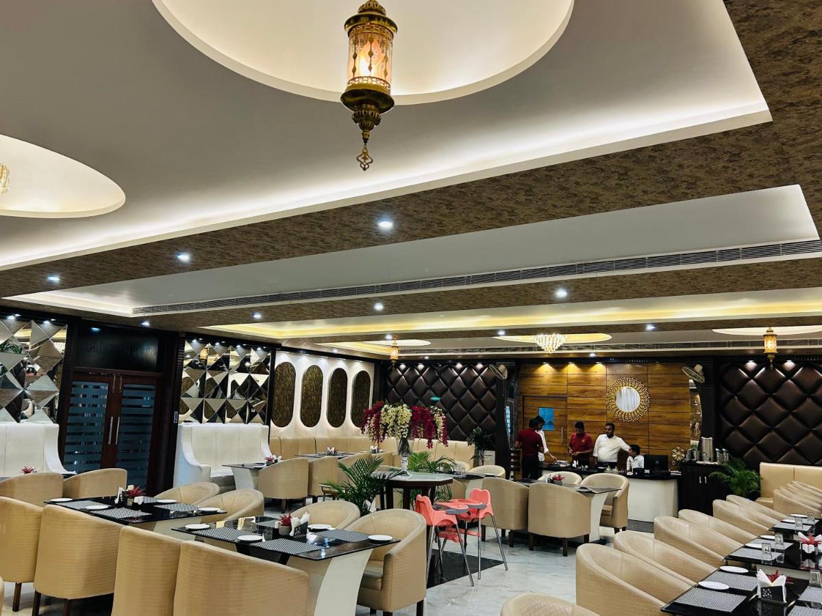 Royal Heritage Hotel & Resort Ayodhya Ngoại thất bức ảnh