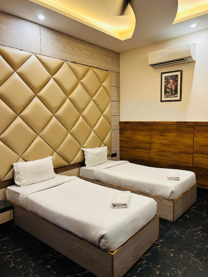 Royal Heritage Hotel & Resort Ayodhya Ngoại thất bức ảnh