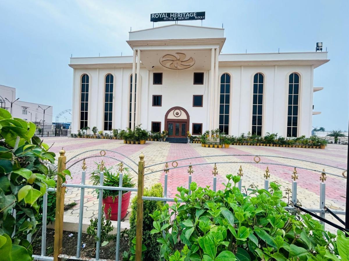 Royal Heritage Hotel & Resort Ayodhya Ngoại thất bức ảnh