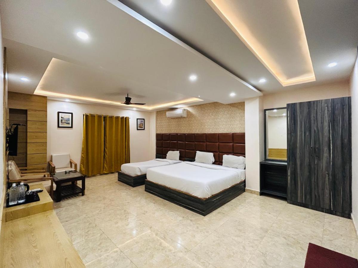 Royal Heritage Hotel & Resort Ayodhya Ngoại thất bức ảnh