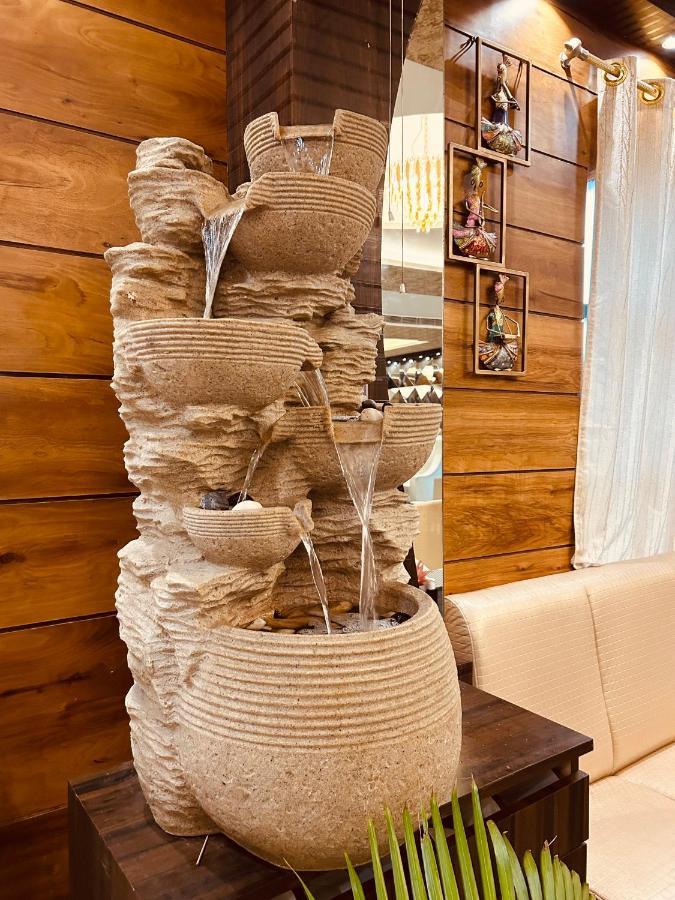 Royal Heritage Hotel & Resort Ayodhya Ngoại thất bức ảnh